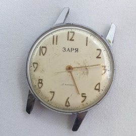 Наручные часы "Заря" без ремешка, смещён циферблат, не работают, СССР